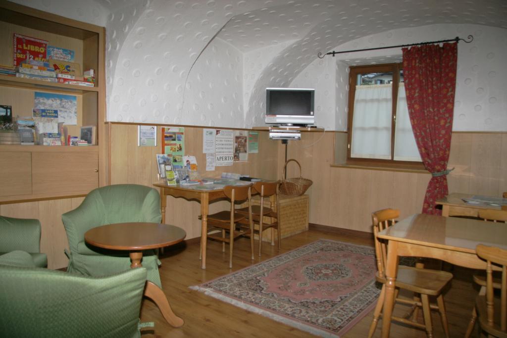 Albergo Garni Cavento Pinzolo Eksteriør bilde